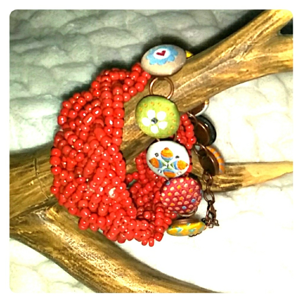 Trendy set of 2 bracelts.
